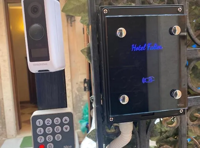 ファリエル ホテル 2*