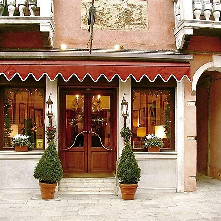 Falier Hotell 2*
