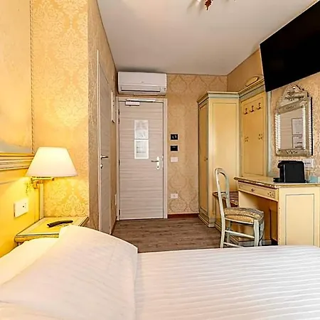 Hotell Falier 2*