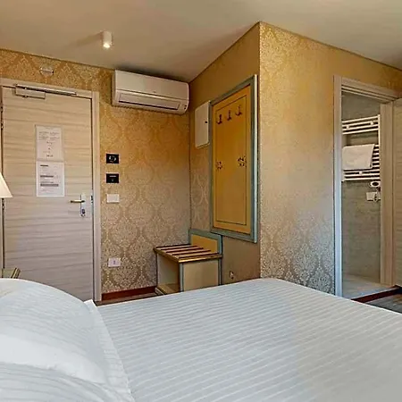 Hotell Falier 2*