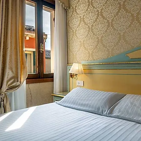 Hotell Falier 2*