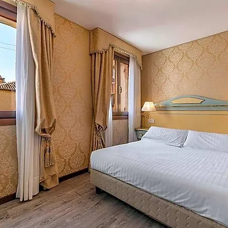 Falier Hotell 2*