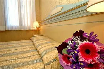 فندق فالير 2*