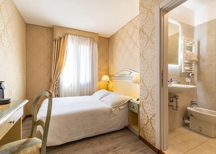 فالير فندق 2*