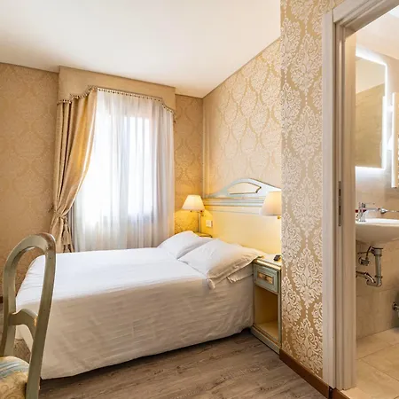 Falier Hotel 2*